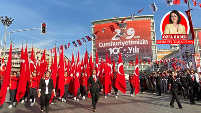 Ankara caddeleri Cumhuriyet'in 100. Yılı’nda kortej yürüyüşüyle renklendi