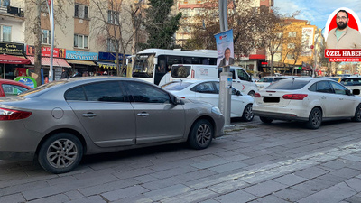 Mamak Caddesi yoğunluktan ve kaldırıma araç park etmekten araç trafiğini kaldırmıyor