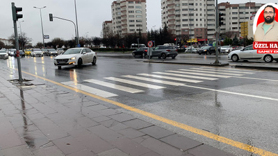 Yenimahalle Batıkent Bulvarı’nda yaya trafik ışığının tuşla çalışması vatandaşların canını tehlikeye atıyor