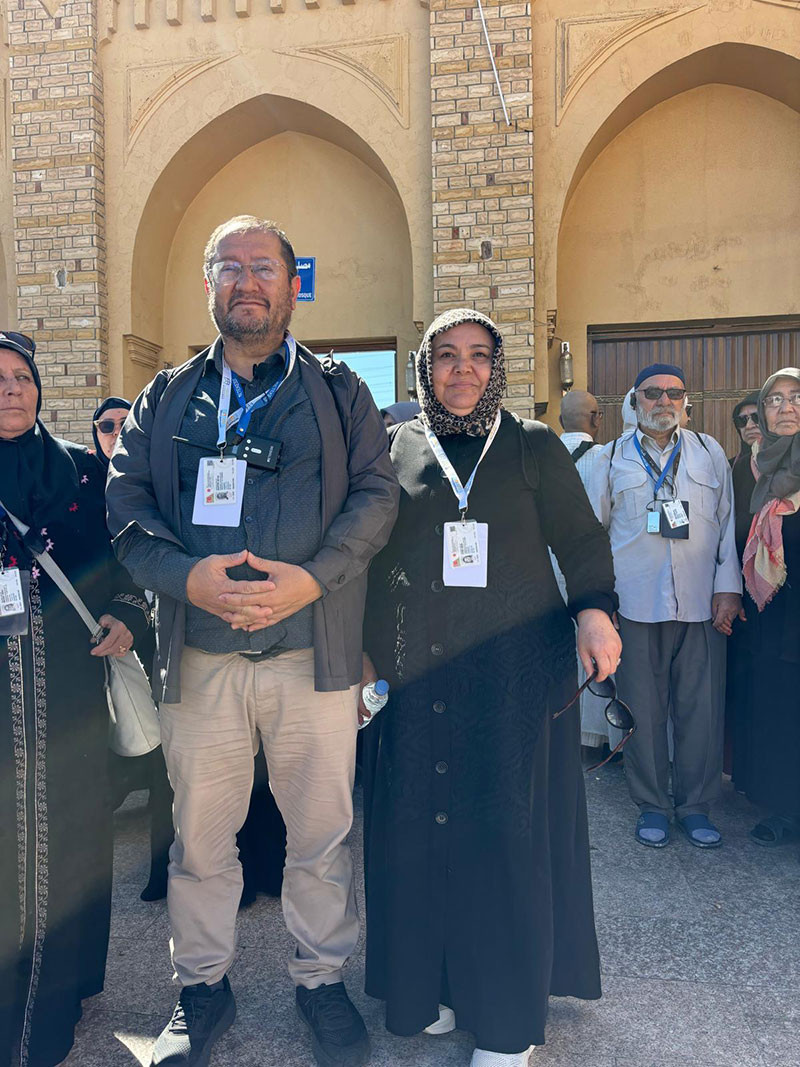 Bahattin Akyön Hoca ve eşi muhterem hanımefendi, kafile ile bizzat ilgilendi.