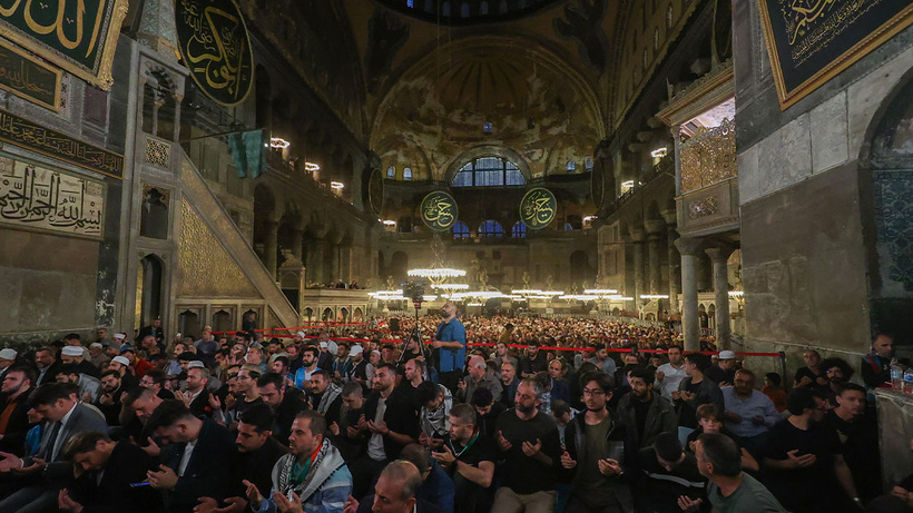 Diyanet İşleri Başkanı Erbaş, Ayasofya Camii’nde Filistinliler için dua etti