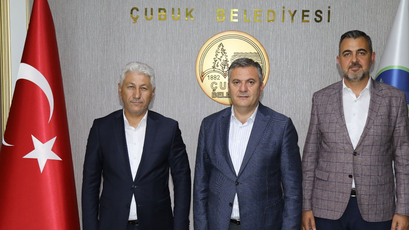 Çubuk Belediye Başkanı Baki Demirbaş'a ziyaretler sürüyor: Avrupa Şampiyonu Ahmet Ünal'a tebrik