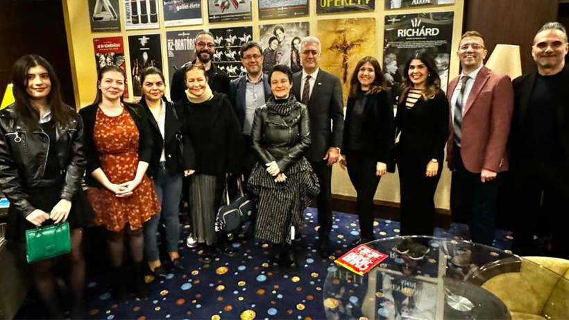 'Devlet Ana' oyunu seyirciyle buluştu!