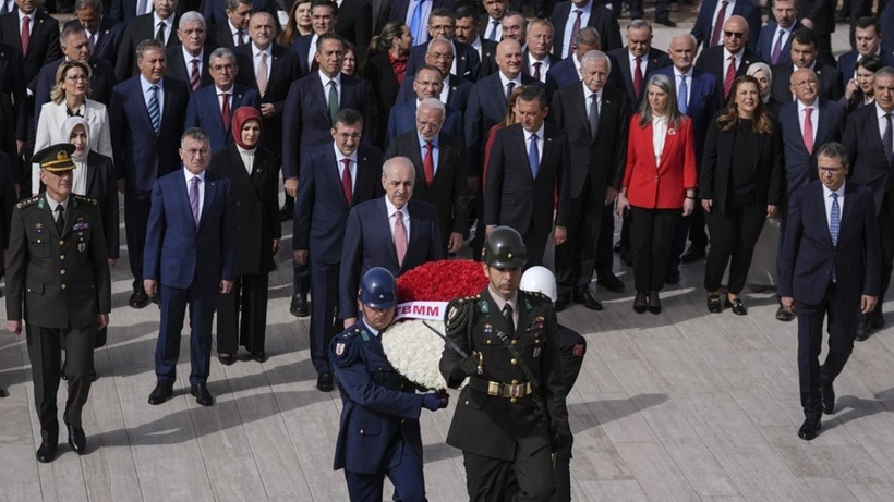 TBMM Başkanı Kurtulmuş Anıtkabir'de