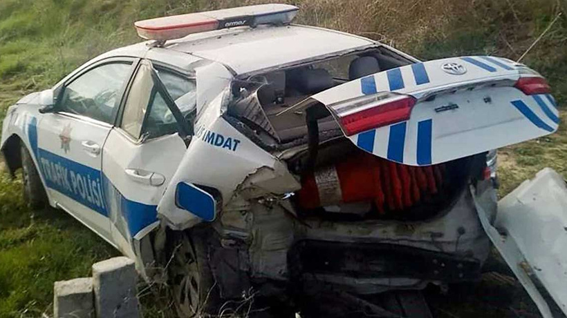 Polis aracı ve asgari araç kaza yaptı: Kahreden kazada şehit var!