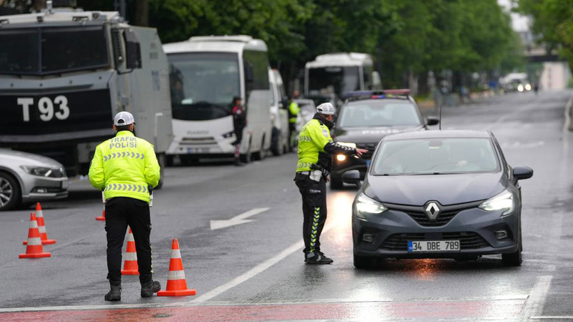 Bakan Yerlikaya duyurdu: İstanbul'da polise saldıran 210 şahıs gözaltına alındı