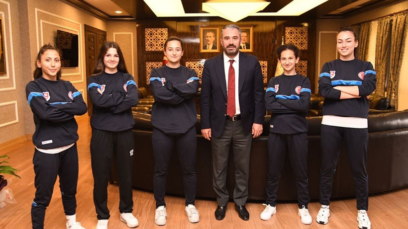 Şampiyonlar’dan Pursaklar Belediye Başkanı Çetin'e ziyaret
