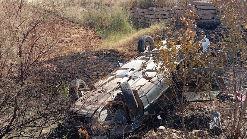 Yozgat'ın Aydıncık ilçesinde kontrolden çıkan araç şarampole devrildi: 2 yaralı