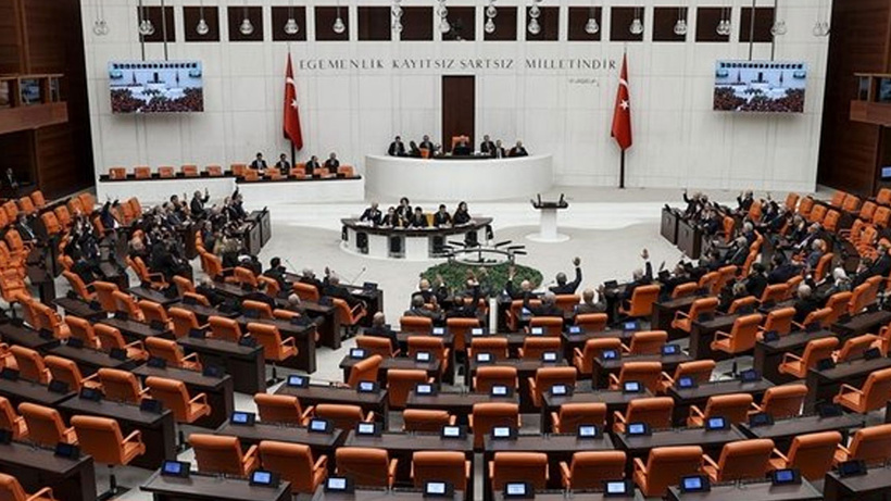 TBMM'de muhalefet partilerinin bireysel silahlanma, kalıcı yaz saati ve deprem bölgelerine ait önerileri reddedildi