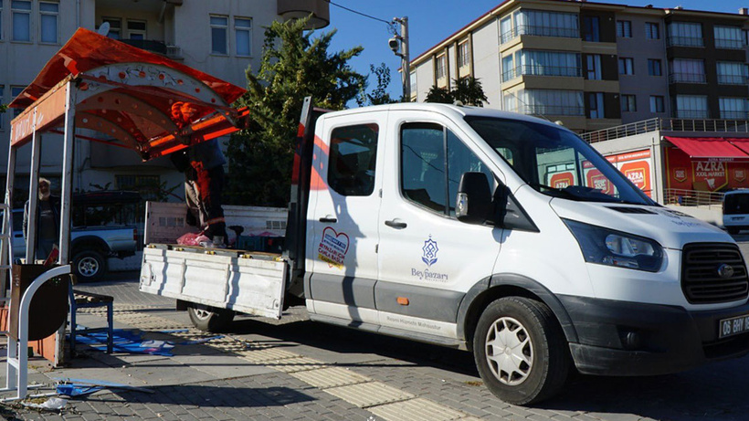 Beypazarı'nda otobüs durakları yenilendi