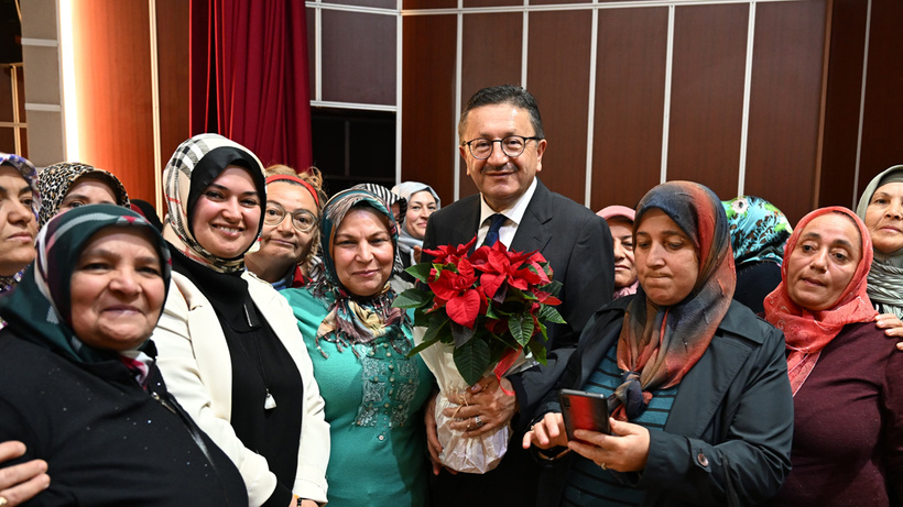 Veysel Tiryaki, Altındağ'ın temizliği için kadınlarla el ele verdi!