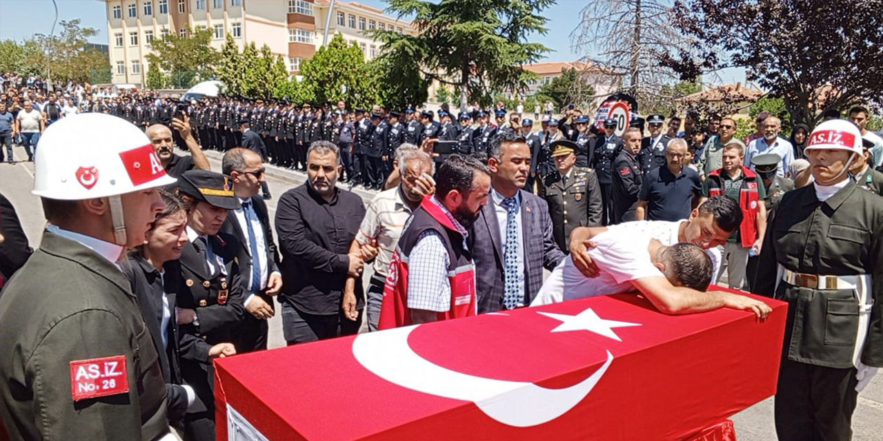 Kırşehir, şehidini son yolculuğuna uğurluyor!