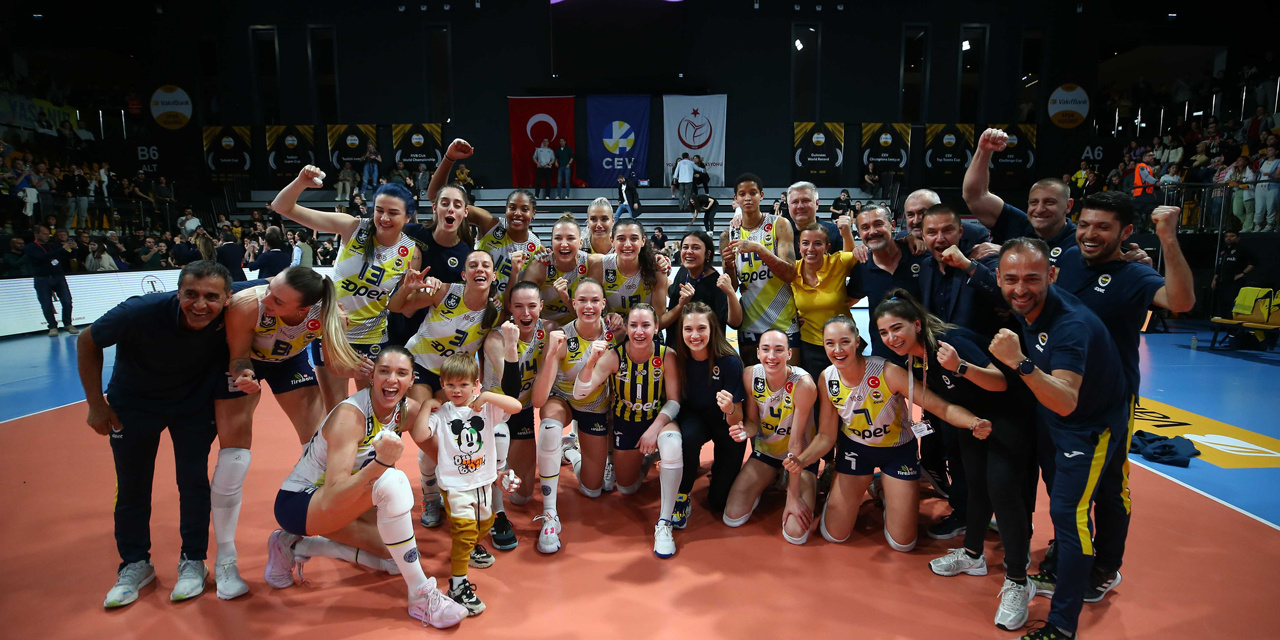 Fenerbahçe Opet, finalde Eczacıbaşı Dynavit'in rakibi oldu