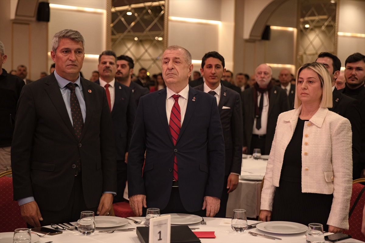 aa-20230408-30800873-30800872-zafer-partisi-genel-baskani-ozdag-partisinin-secim-manifestosunu-acikladi.jpg