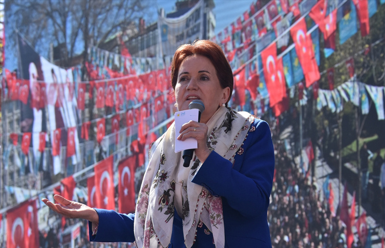 aksener.jpg