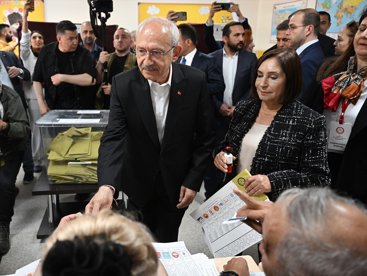 cumhurbaskani-adayi-ve-chp-genel-baskani-kilicdaroglu-ankarada-oyunu-kullandi.jpg