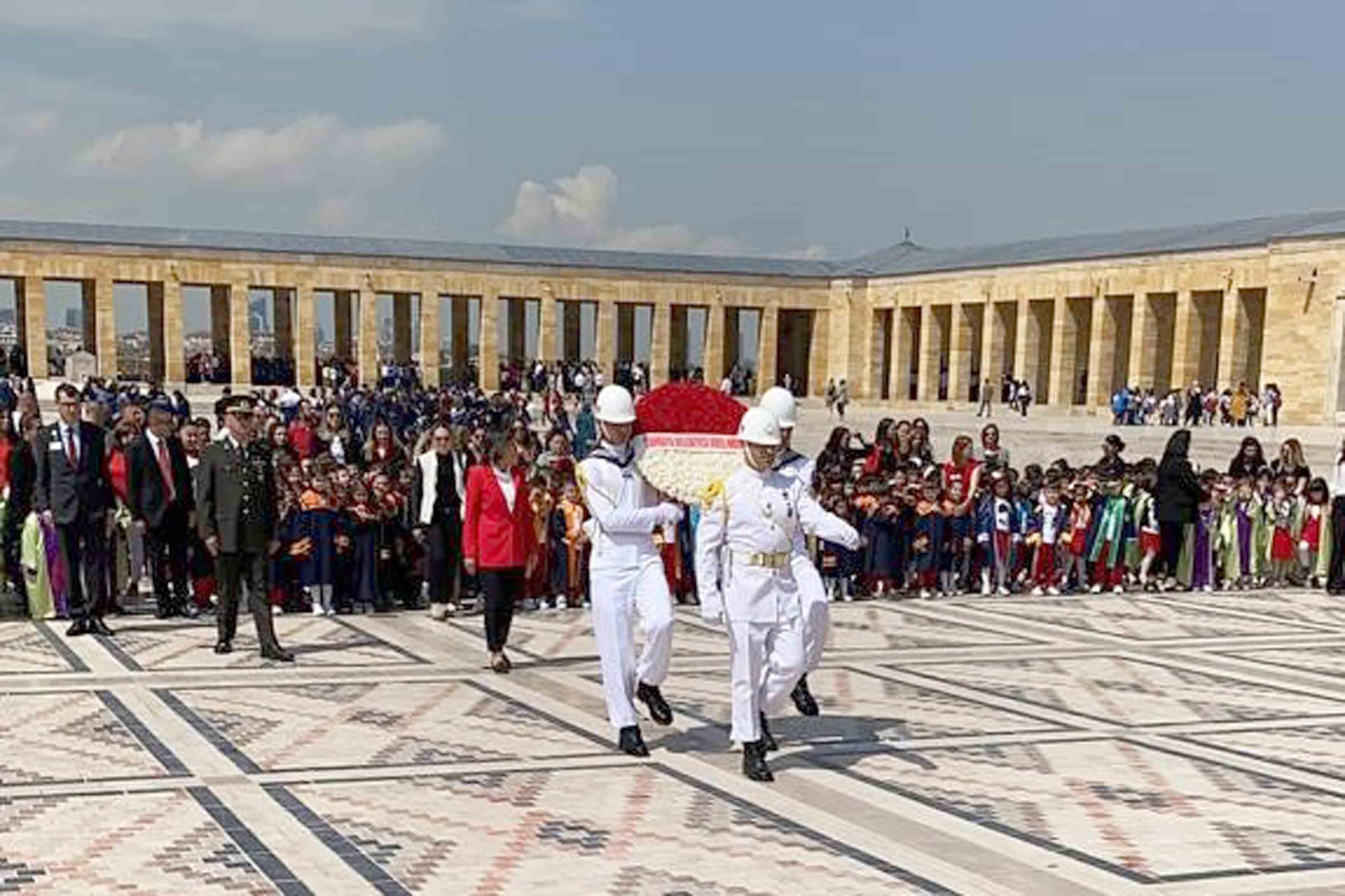 2023-05-25-kres-cankaya-belediyesi-kresleri-anitkabir-ziyareti-mezuniyet-1.jpg