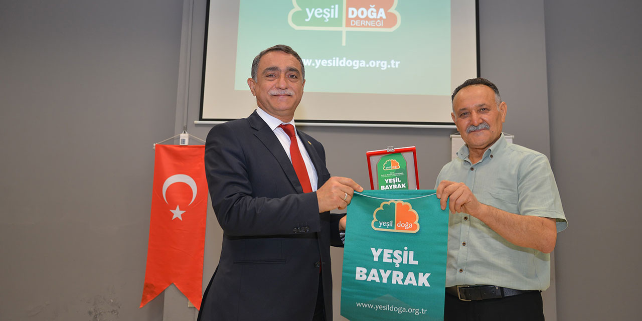 yesil-bayrak.jpg