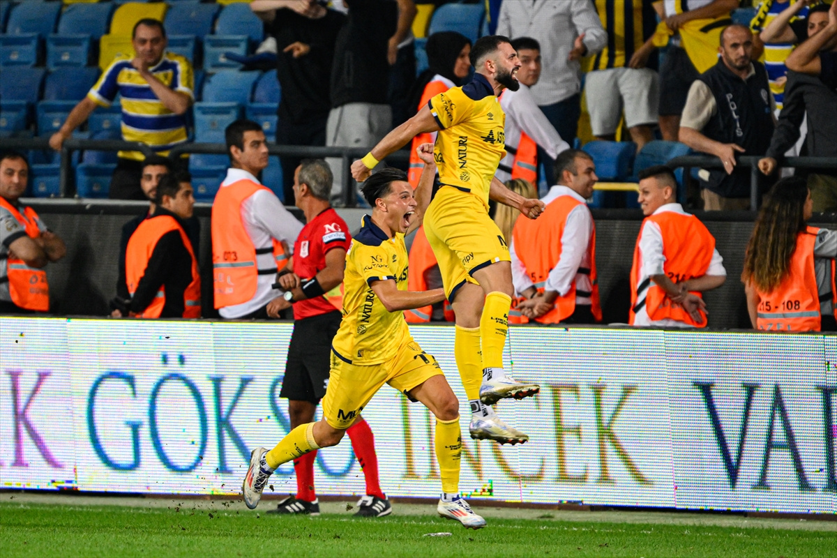 aa-20240901-35540483-35540474-mke-ankaragucu-ugur-okullari-istanbulspor.jpg