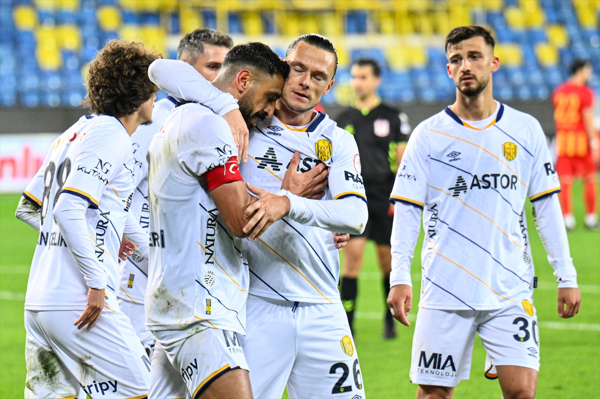 aa-20241018-35949547-35949524-yeni-malatyaspor-mke-ankaragucu.jpg