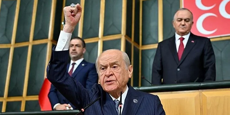 bahceli-yumruk.jpg